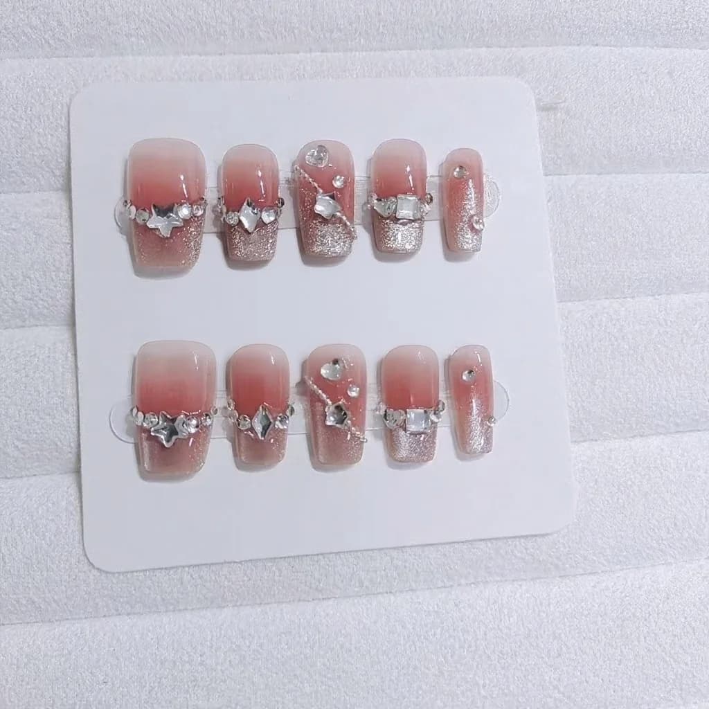 Unghie Finte con Motivo a Cuore e Finitura Glitter