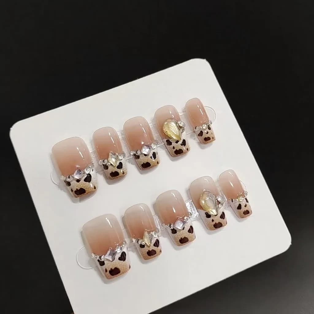 Unghie Finte Stampa Leopardo Cheese con Strass, Forma Coffin Corta
