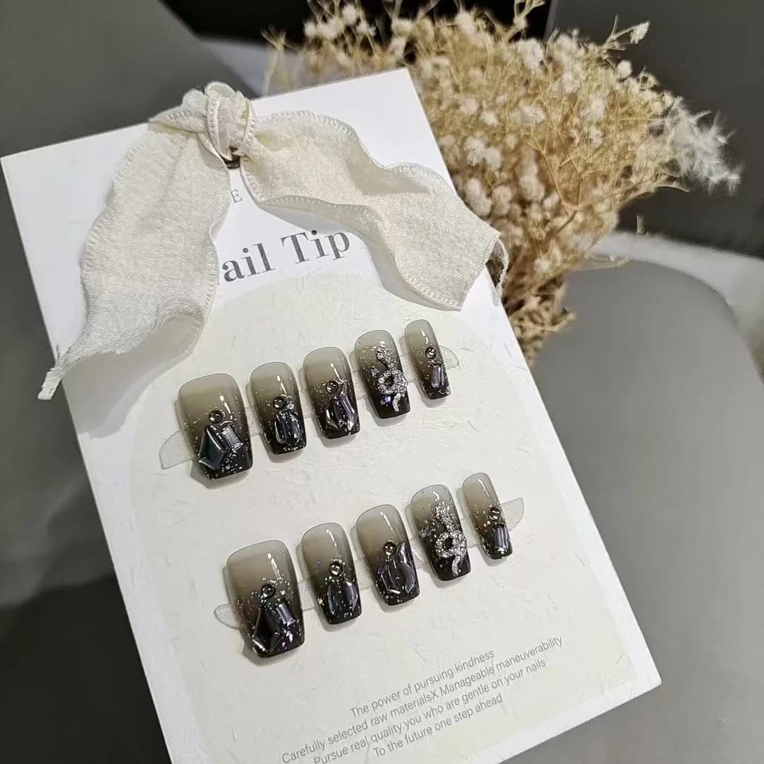Unghie Press-On Nere Serpe Corte Forma Barella Occhio di Gatto Glitter 10 Pezzi