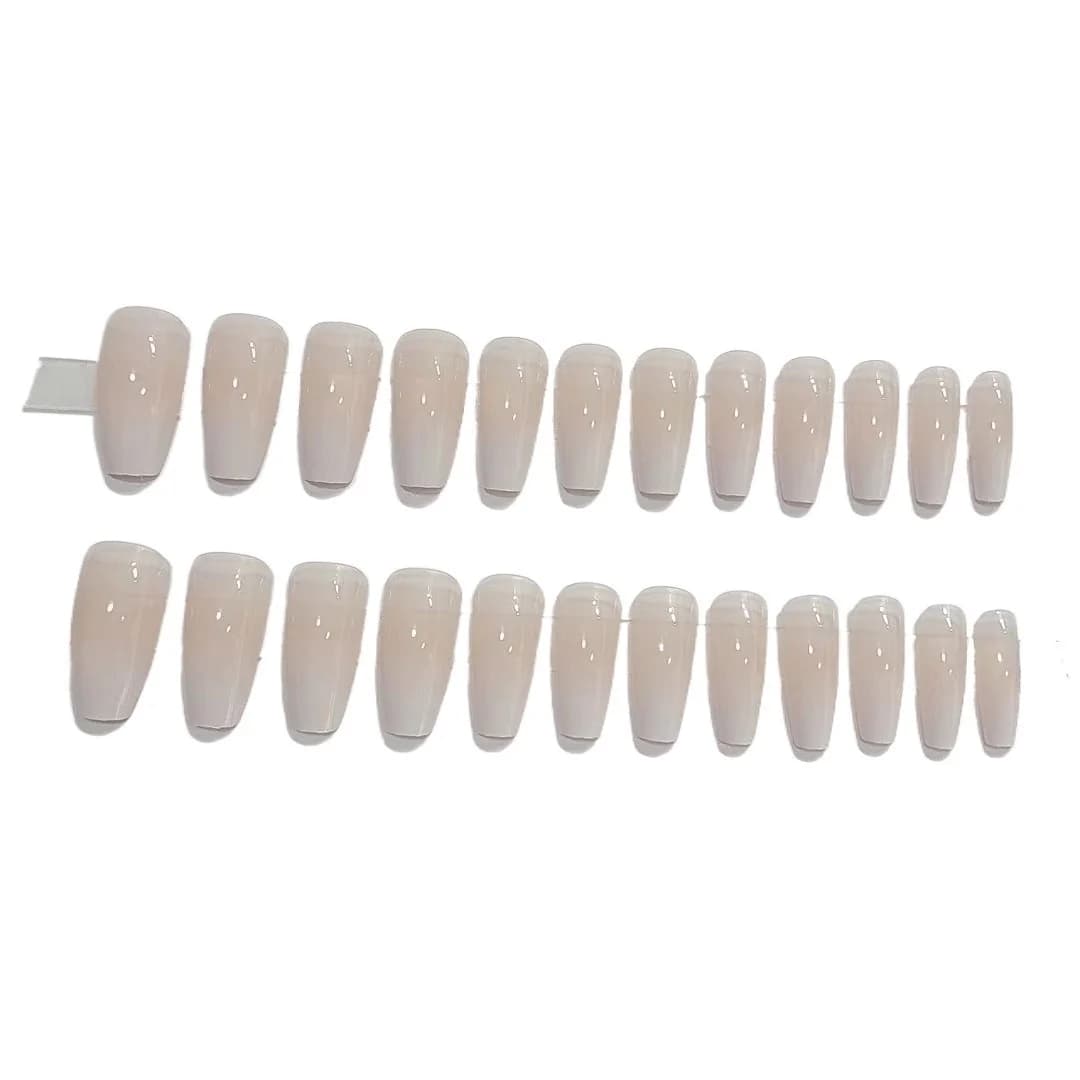 Unghie Finte Lunghe Sfumate Bianco Latte Stile Francese Forma Barella