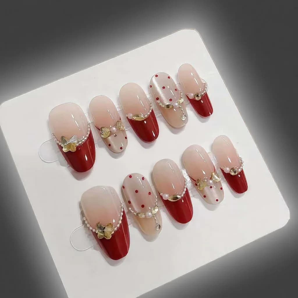Unghie Finte Cat Eye Rosse con Strass, Forma Ovale Media