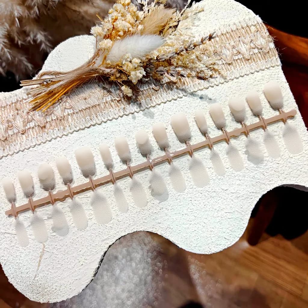 Unghie Finte Occhio di Gatto Nere con Perle e Strass