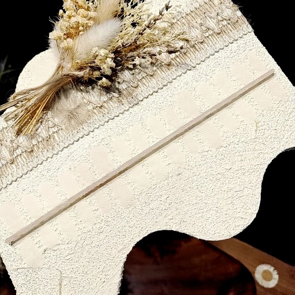 Unghie Finte Occhio di Gatto Floreali Cinabro con Perle di Vetro