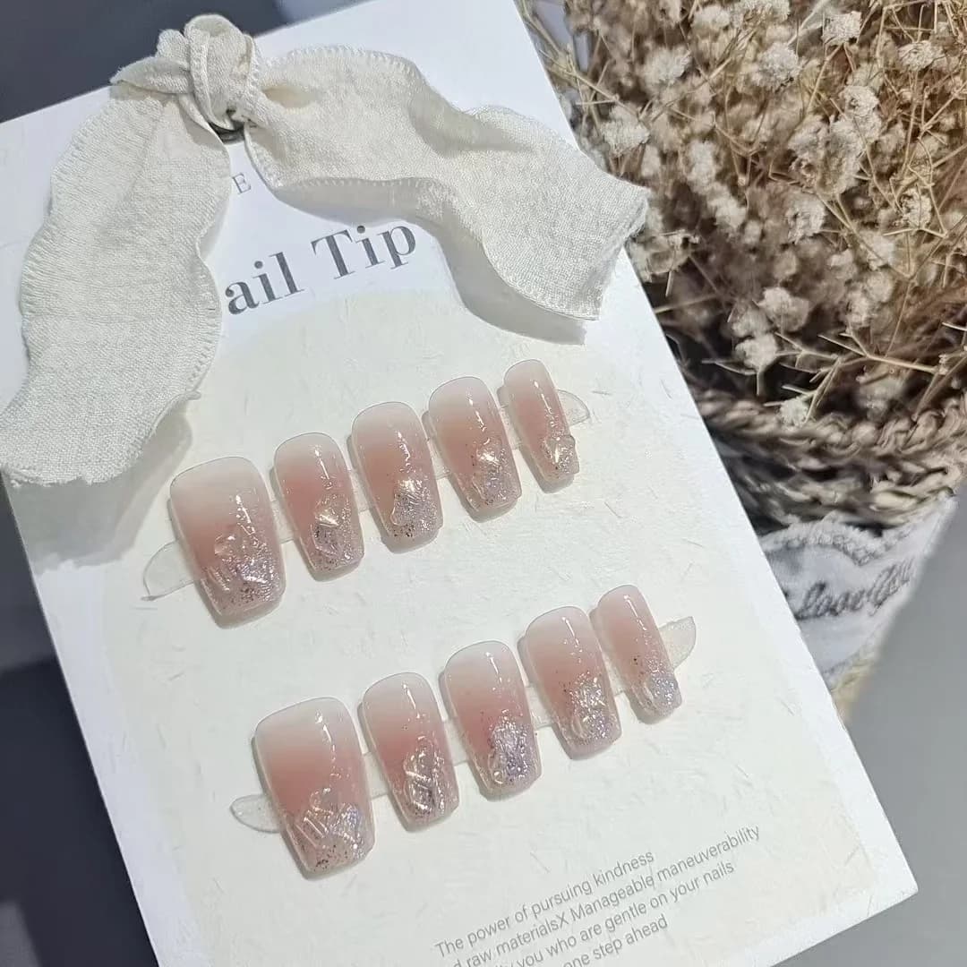 Unghie Finte Rosa con Strass a Cuore, Forma Corta e Media a Barettina