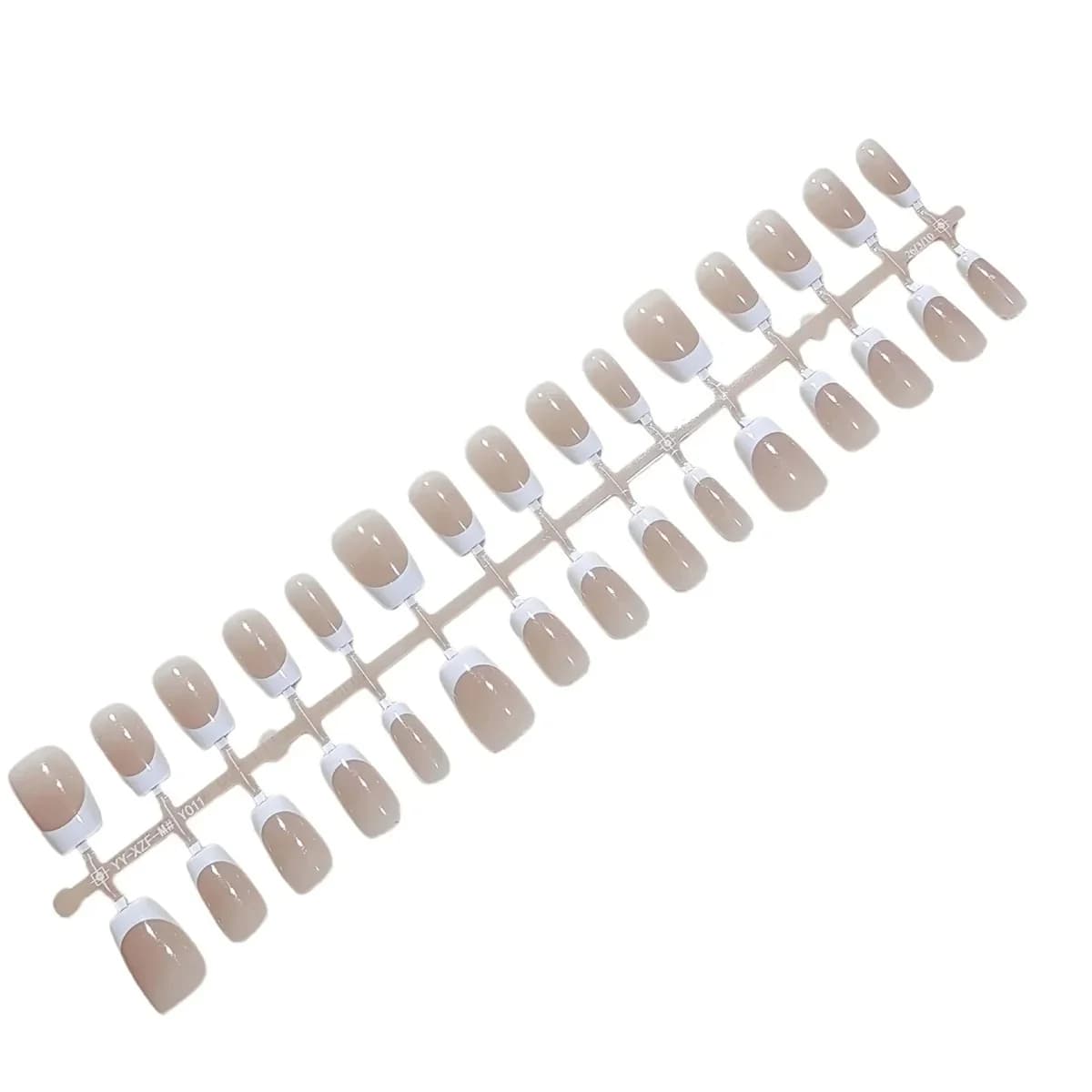 Unghie Finte Corte French Tip, Look Nude Naturale
