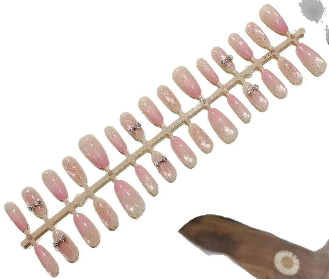 Unghie Finte Rosa Occhio di Gatto con Fiocco e Perline di Vetro
