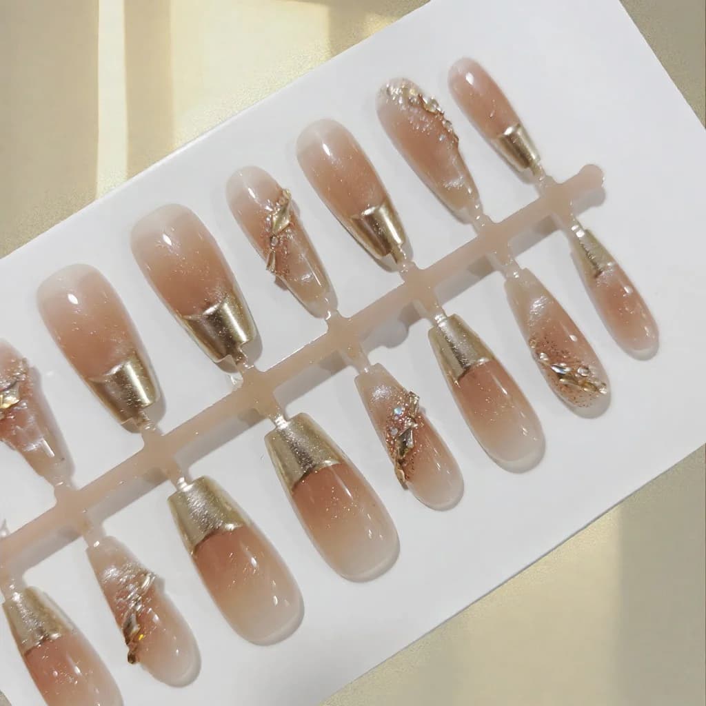 Unghie Finte French con Bordo Oro e Glitter, 30 Pezzi