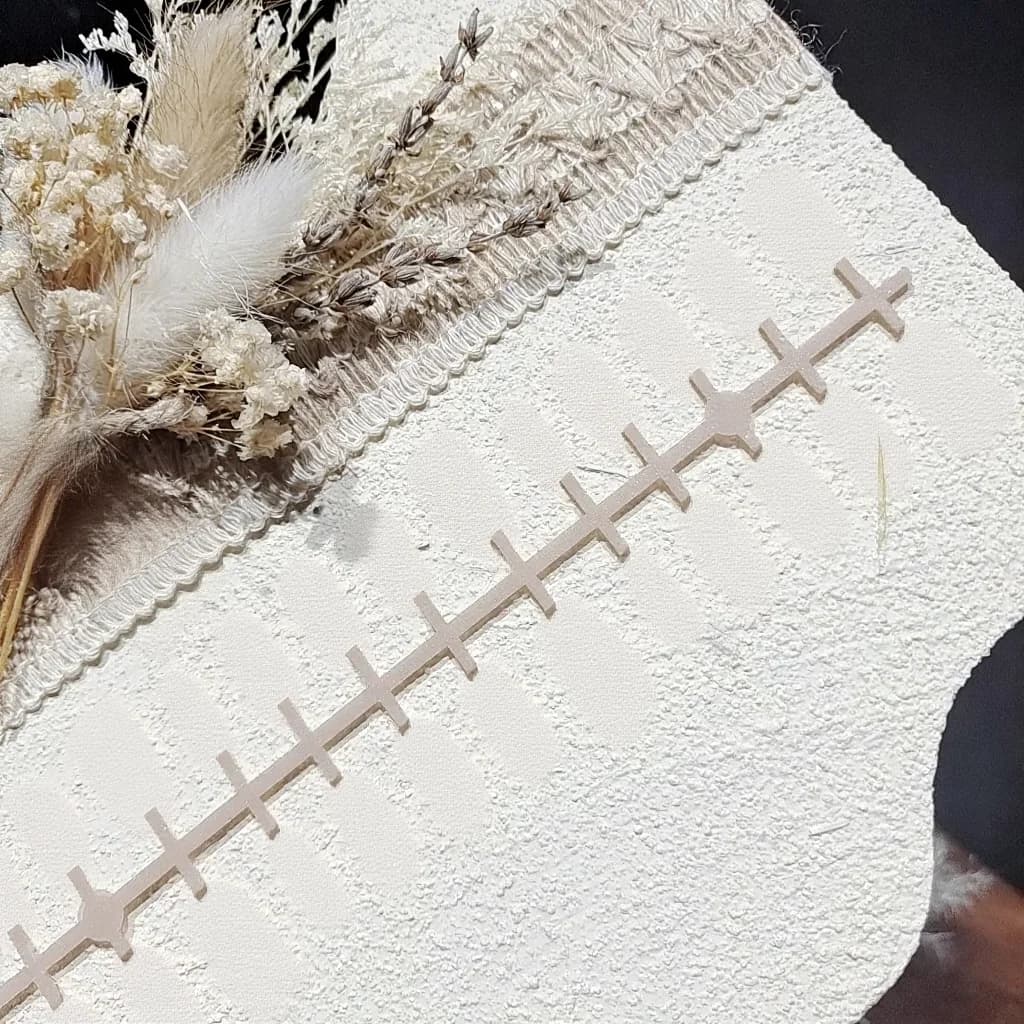 Unghie Finte Occhio di Gatto con Fiori di Ciliegio e Strass