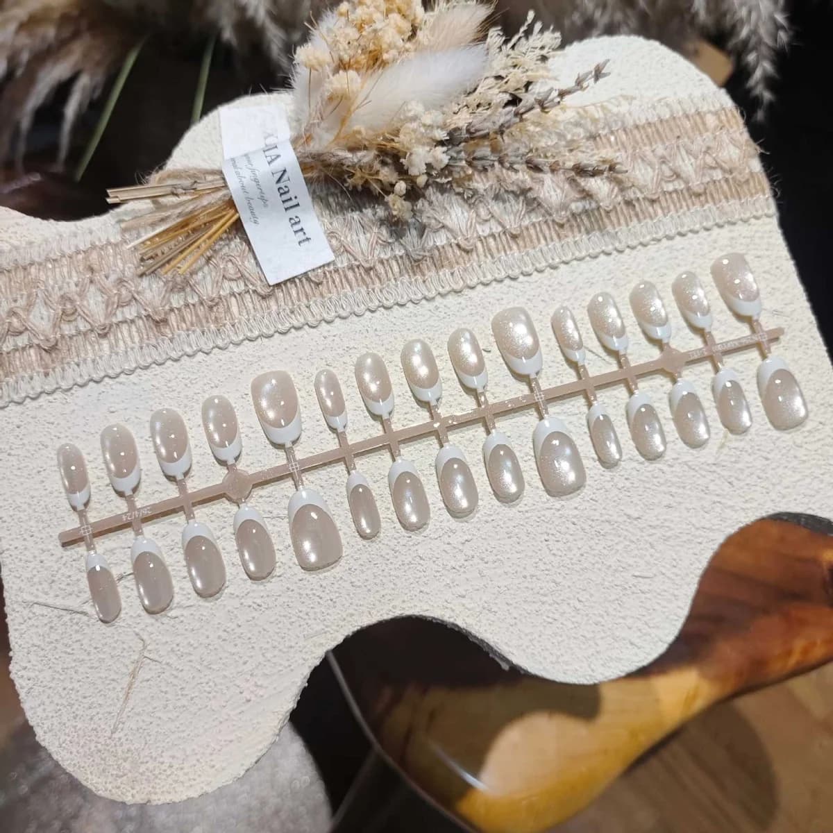 Unghie Finte Occhio di Gatto French Bianco, Ovali Corte, 30 Pezzi