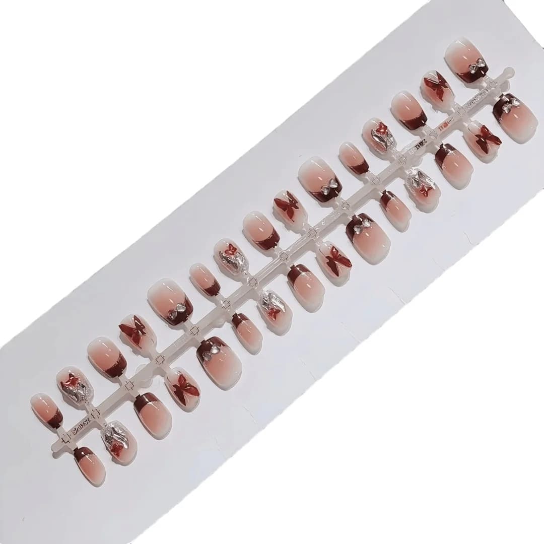 Unghie Finte Red French Tip con Dettagli Farfalla e Glitter