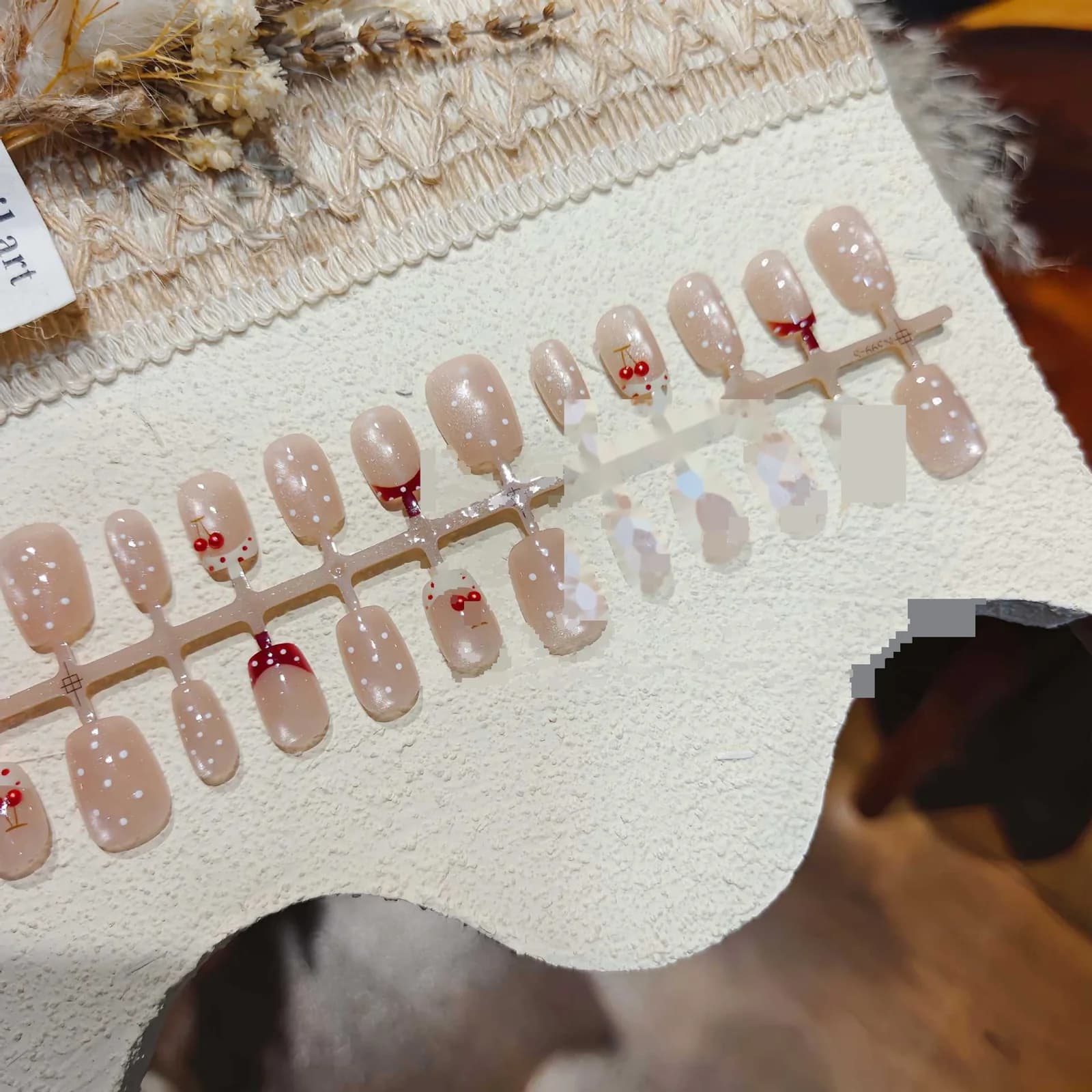 Unghie Finte con Ciliegie e Pois e Strass, Forma Corta Ballet
