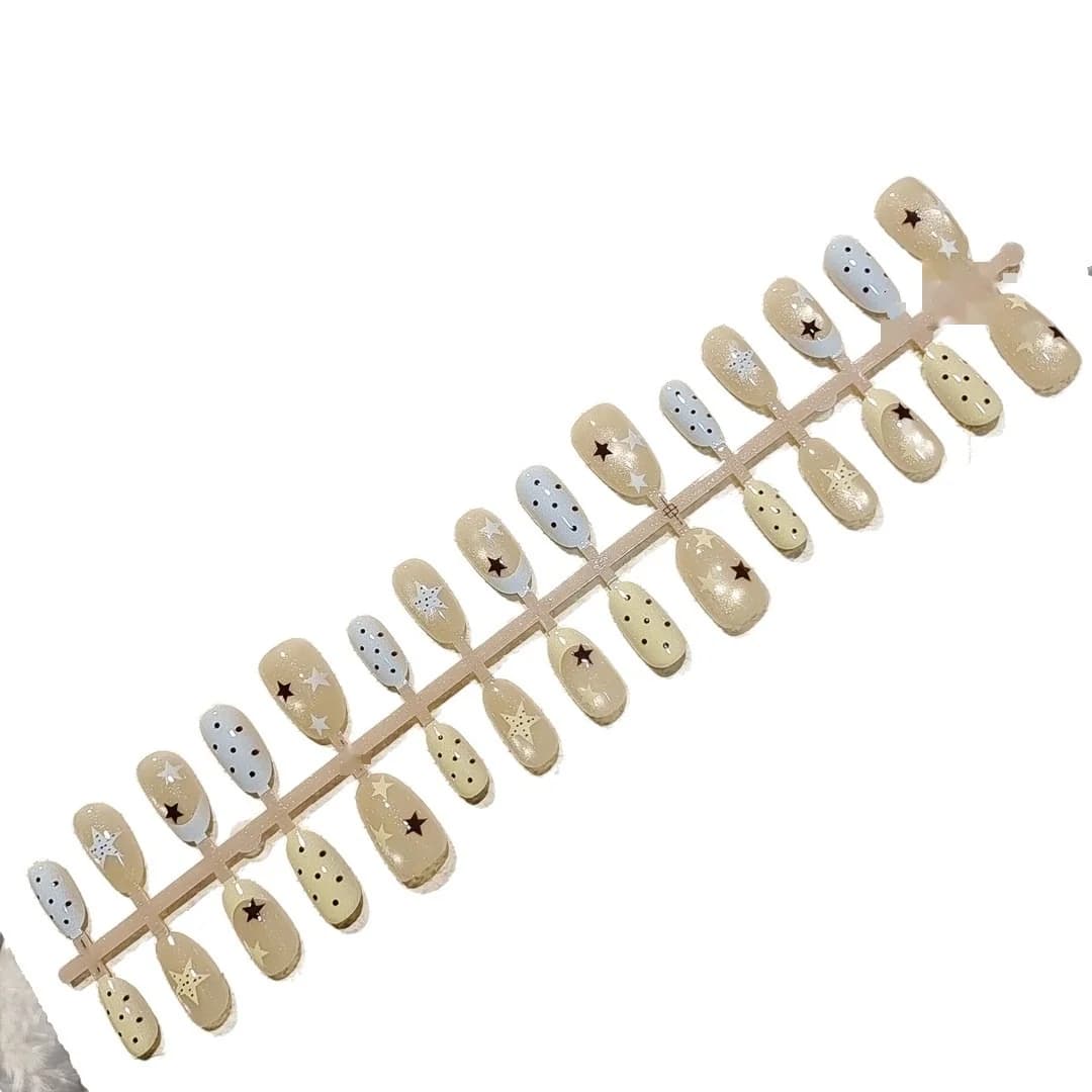 Unghie Finte Occhio di Gatto Pois, Ovali Corte French Tip con Perle