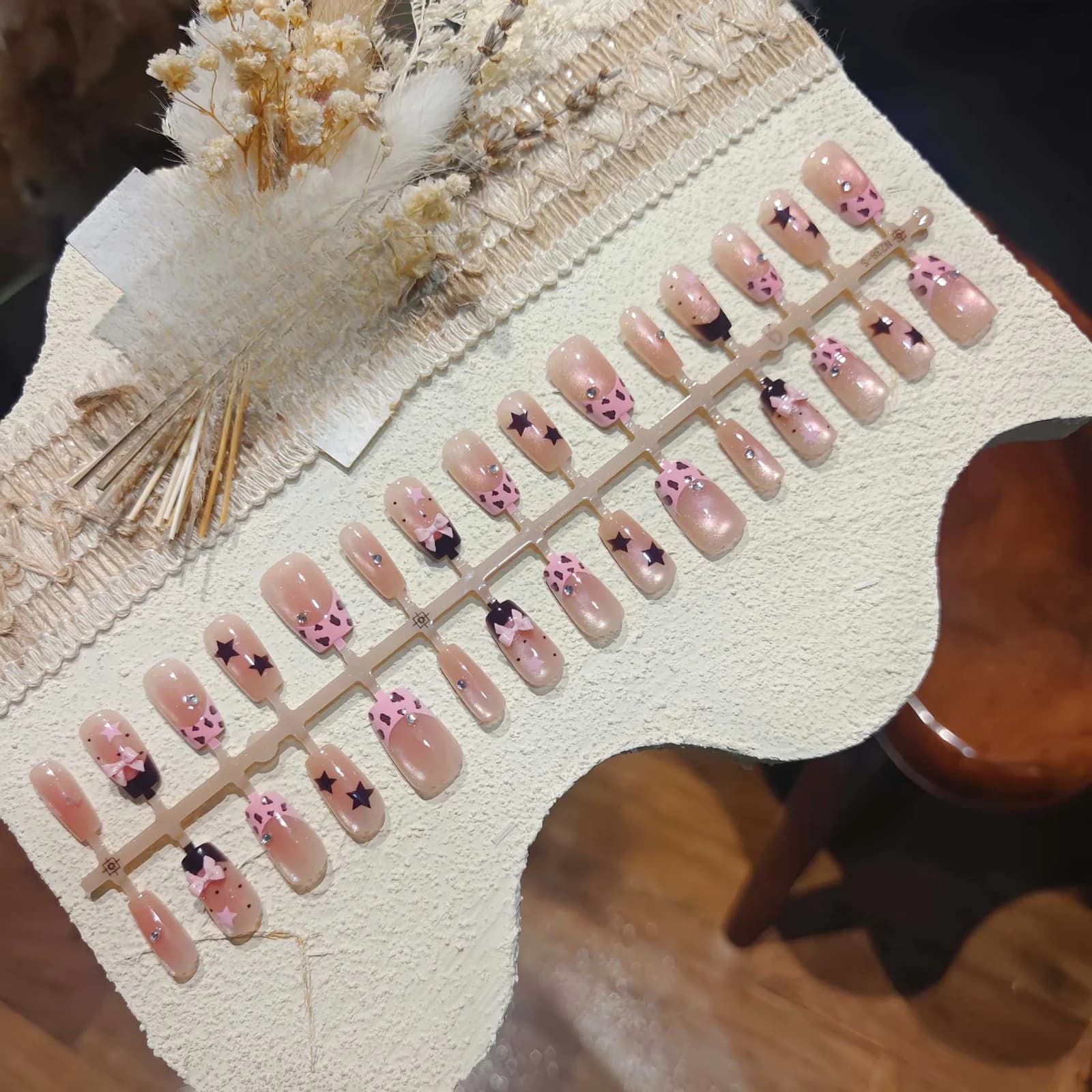 Unghie Finte Coffin Corte Occhio di Gatto Rosa Leopardo