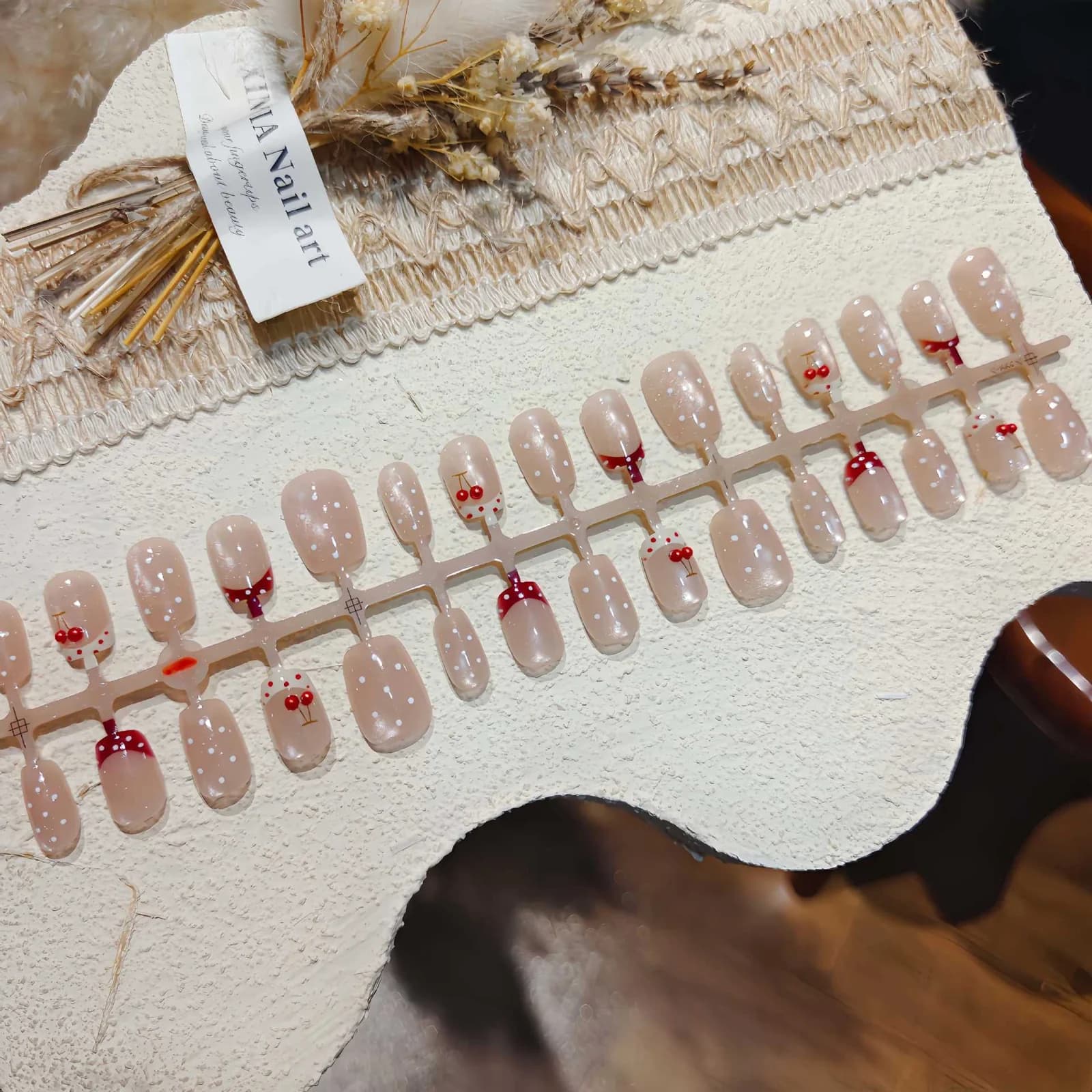Unghie Finte con Ciliegie e Pois e Strass, Forma Corta Ballet