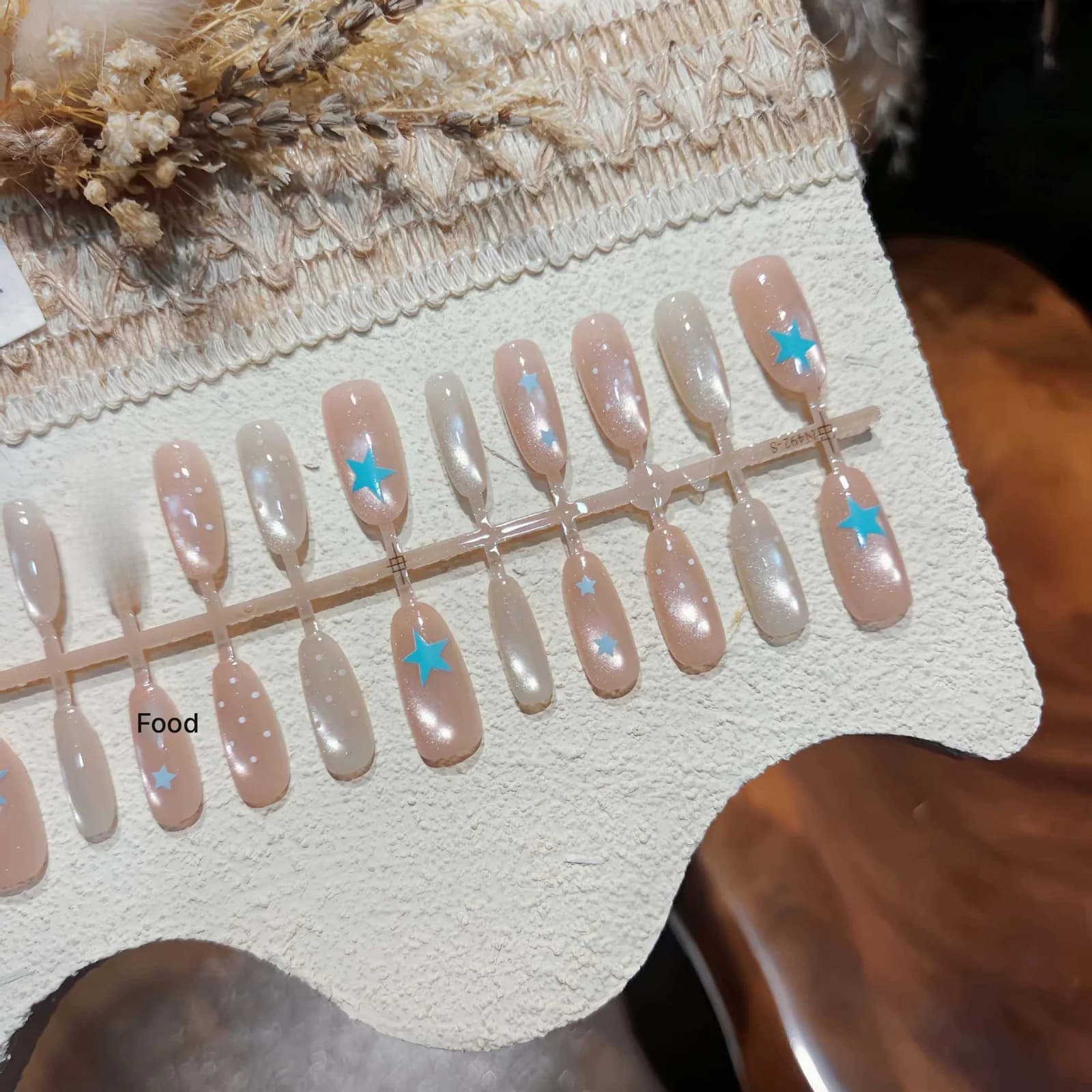 Unghie Finte Cat Eye Pesca Chiara Design Stellato 30 Pezzi