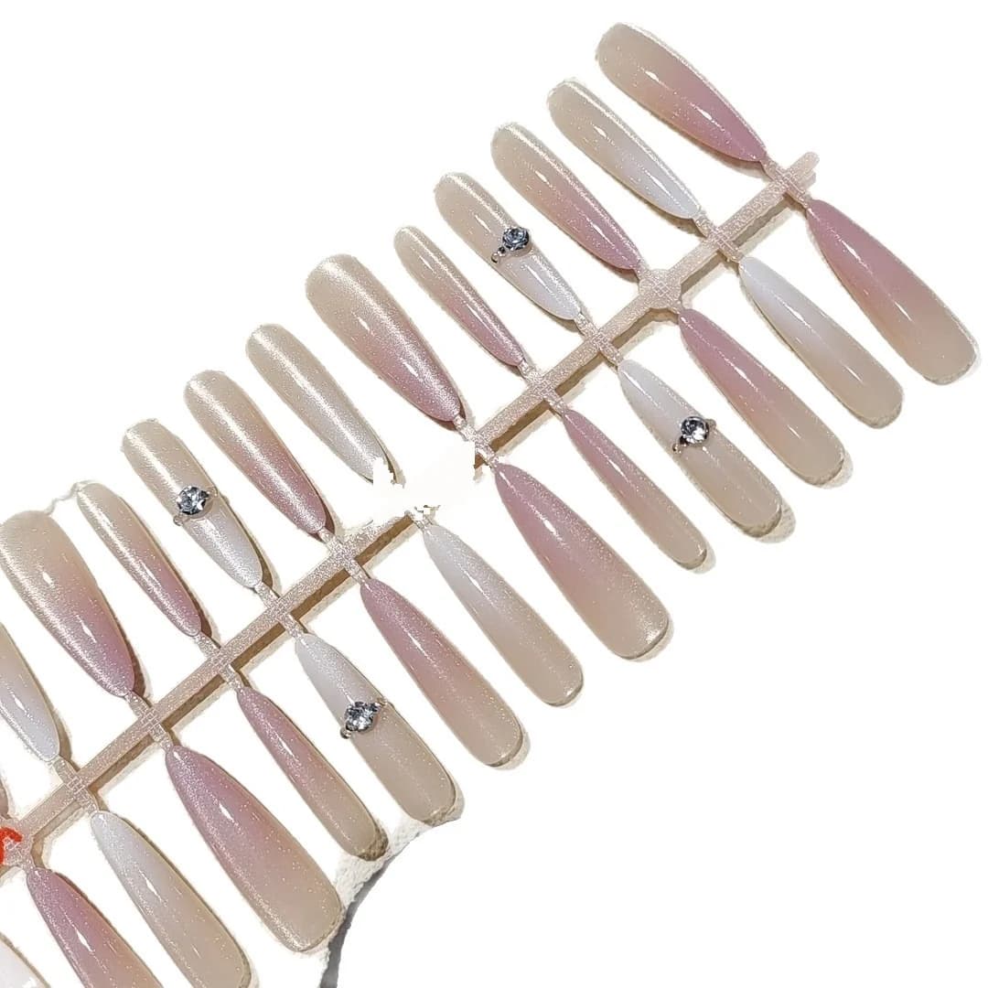 Unghie Finte a Stiletto con Strass, Design Glitter Occhio di Gatto