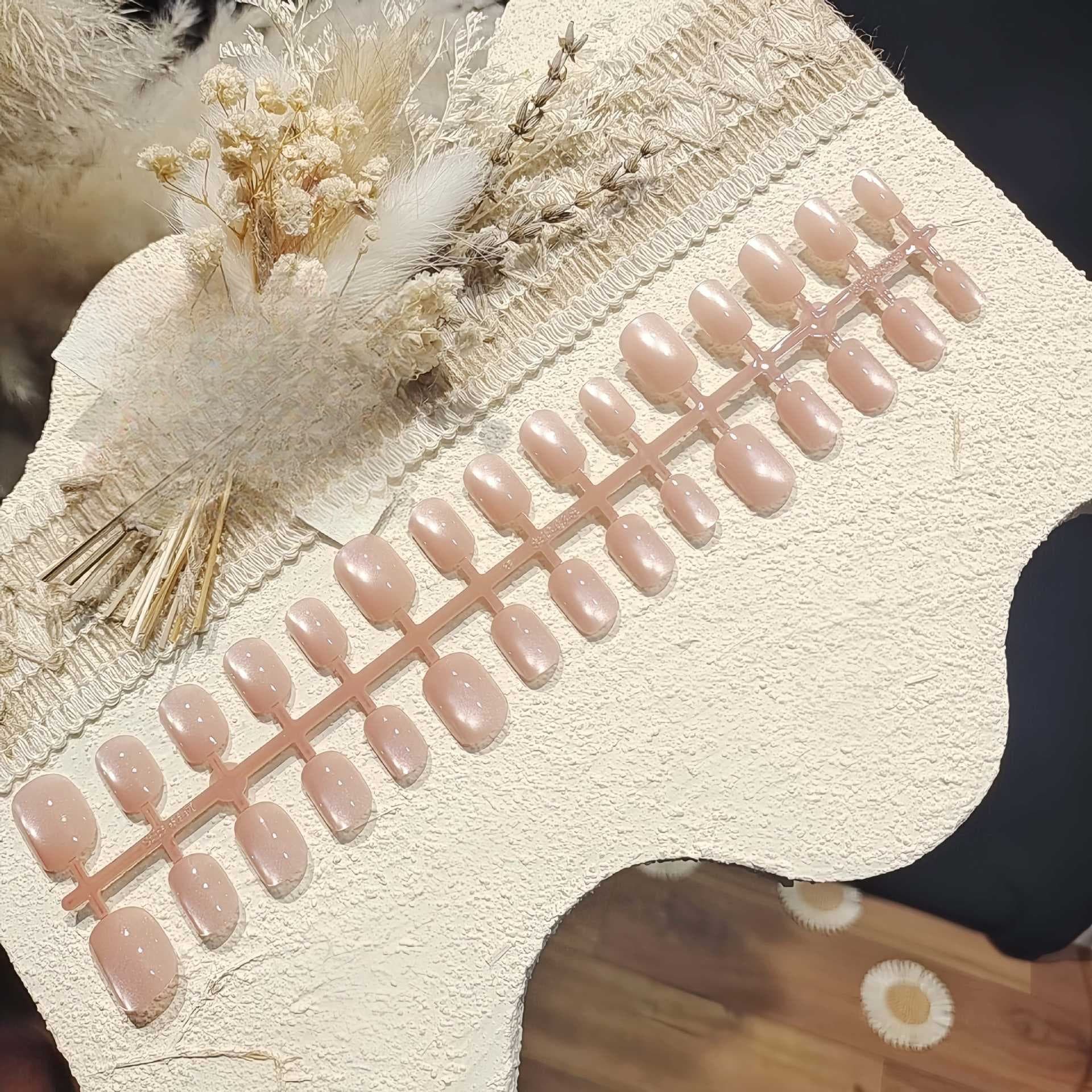 Unghie Finte Occhio di Gatto Rosa con Effetto Perla di Vetro